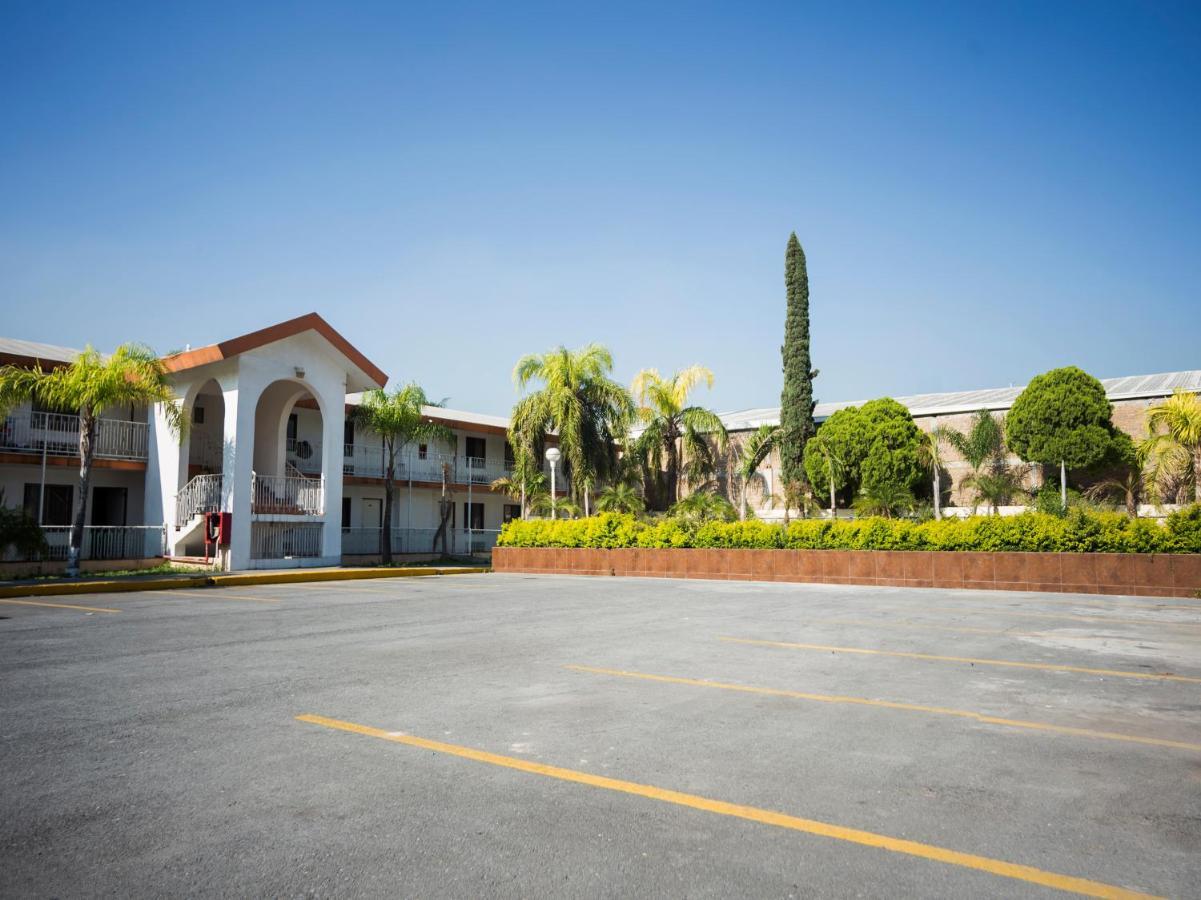 Capital O 88 Inn San Nicolás de los Garzas Eksteriør billede